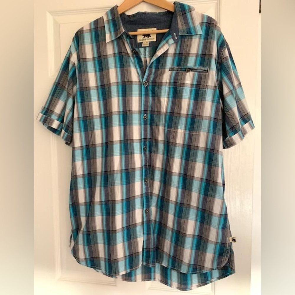 NWOT Dakota Grizzly Men Shirt